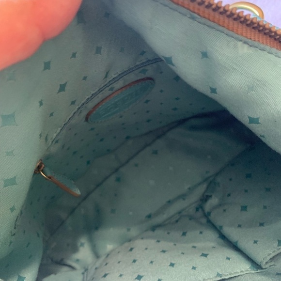 Fossil leather shoulder bag, gold hardware, scarf detail. - Picture 5 of 6